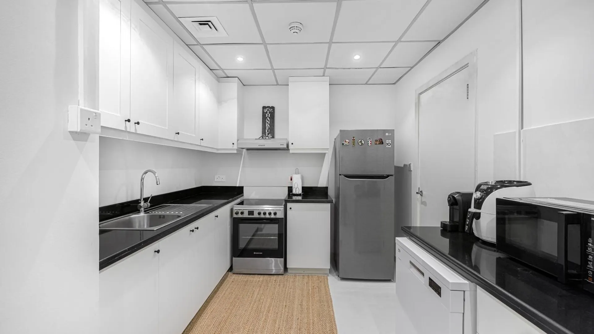 Apartment Ferienwohnung Seafront Newly Renovated 2Br In Jbr Dubai