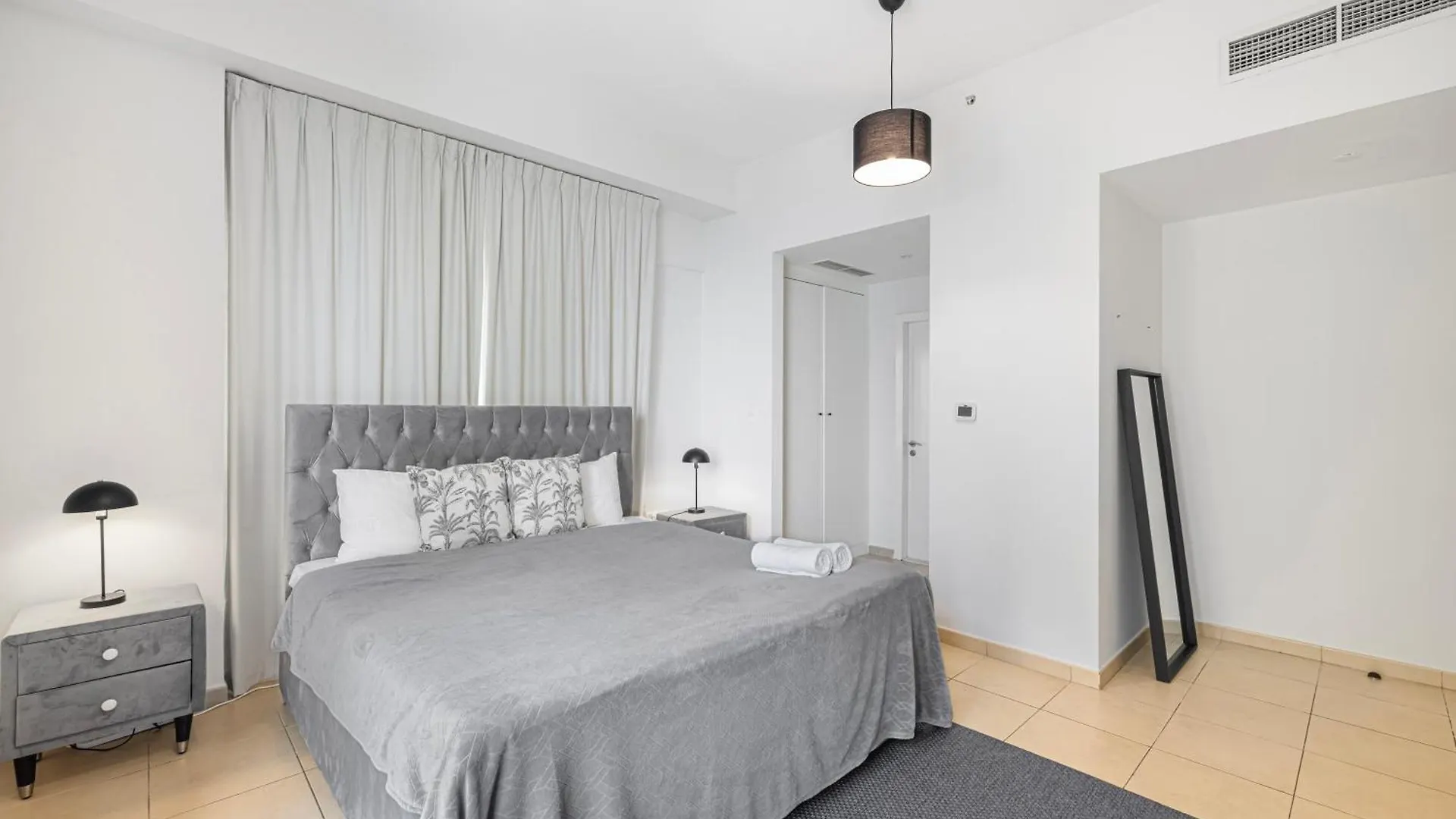 Ferienwohnung Seafront Newly Renovated 2Br In Jbr Dubai Apartment